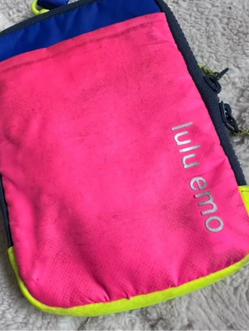FLAWED | Lululemon | Easy Access Crossbody